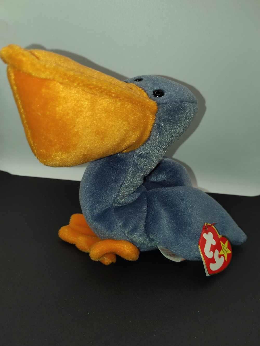 Ty Beanie Baby - SCOOP the Pelican (1996) - Grey & Orange Plush - 5th Gen Tags